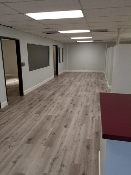 More Photos Of 2700-2730 N Temple Ave, Long Beach Light Manufacturing For Lease
