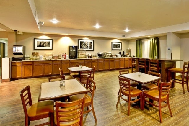 More Photos Of 120 Highway 21 S, Monroeville Hotel For Sale