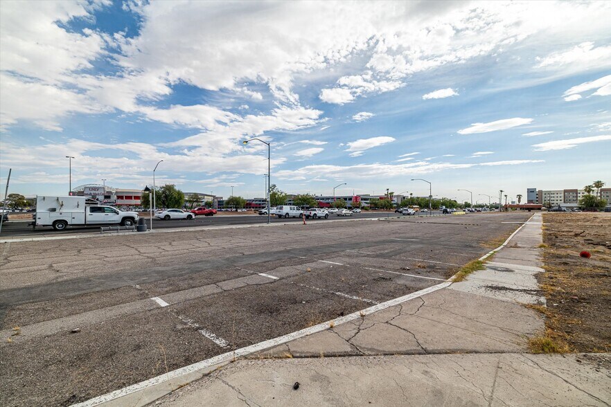 More Photos Of 851 E Tropicana Ave, Las Vegas Land For Sale