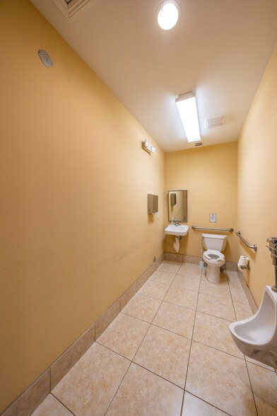 More Photos Of 13901 SW 119th Ave, Miami Warehouse For Lease