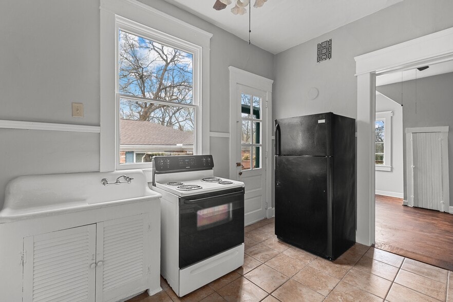 More Photos Of 514 Wapping St, Frankfort Apartments For Sale