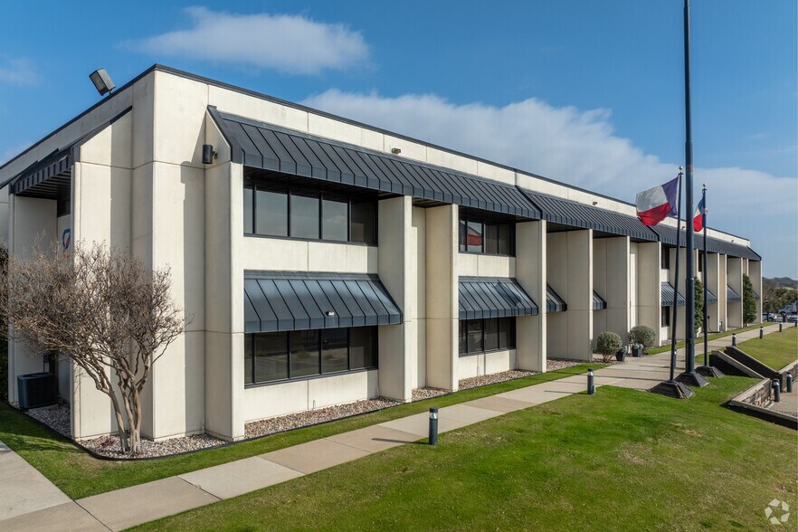 More Photos Of 5751 Kroger Dr, Fort Worth Office For Lease