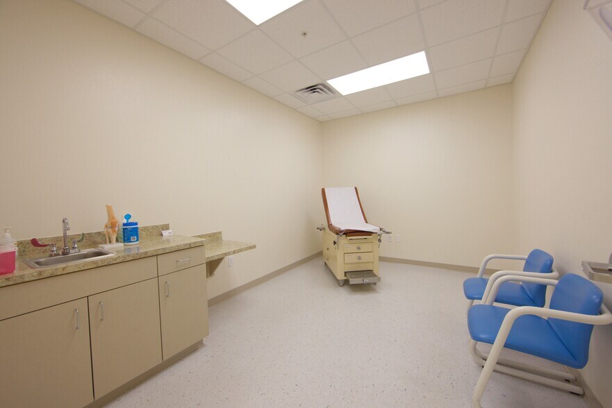 More Photos Of 3425 Lake Alfred Rd, Winter Haven Medical For Lease