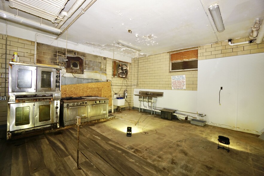 More Photos Of 10004 Union Ave, Cleveland Specialty For Sale