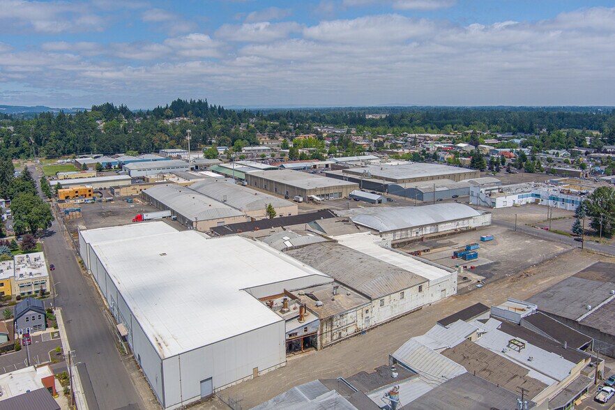 More Photos Of 298 Patterson St NW, Salem Warehouse For Lease