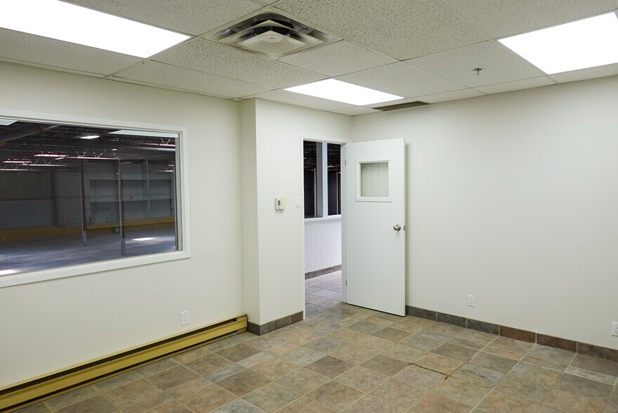 More Photos Of 75 Westmore Dr, Toronto Warehouse For Lease