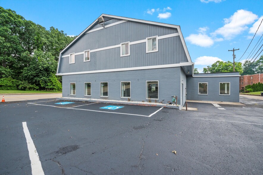 More Photos Of 7703 Perry Hwy, Pittsburgh Freestanding For Lease