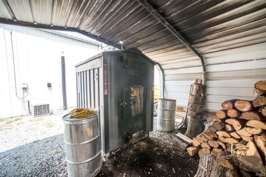 More Photos Of 7362 Russell Dr, Bicknell General Retail For Sale
