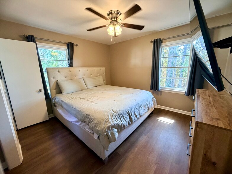 More Photos Of 1400 Pearman Dairy Rd, Anderson Office For Sale