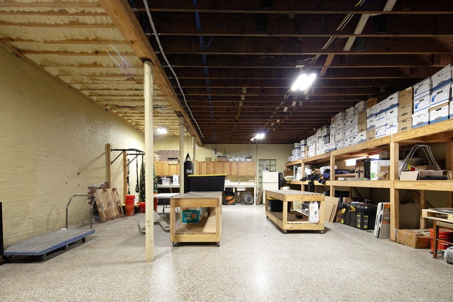 More Photos Of 146 E Third St, Lexington Office For Lease