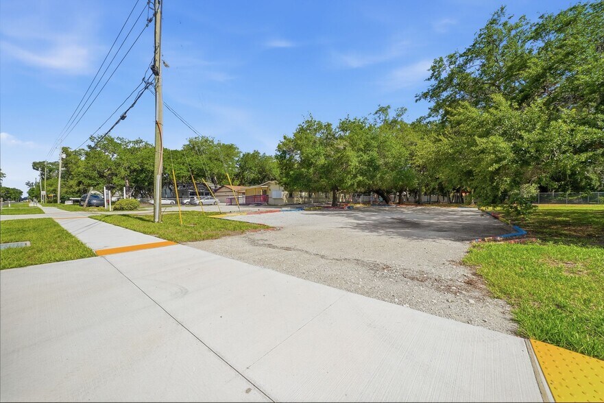 More Photos Of 2886 Whitney Rd, Clearwater Storefront Retail Residential For Sale