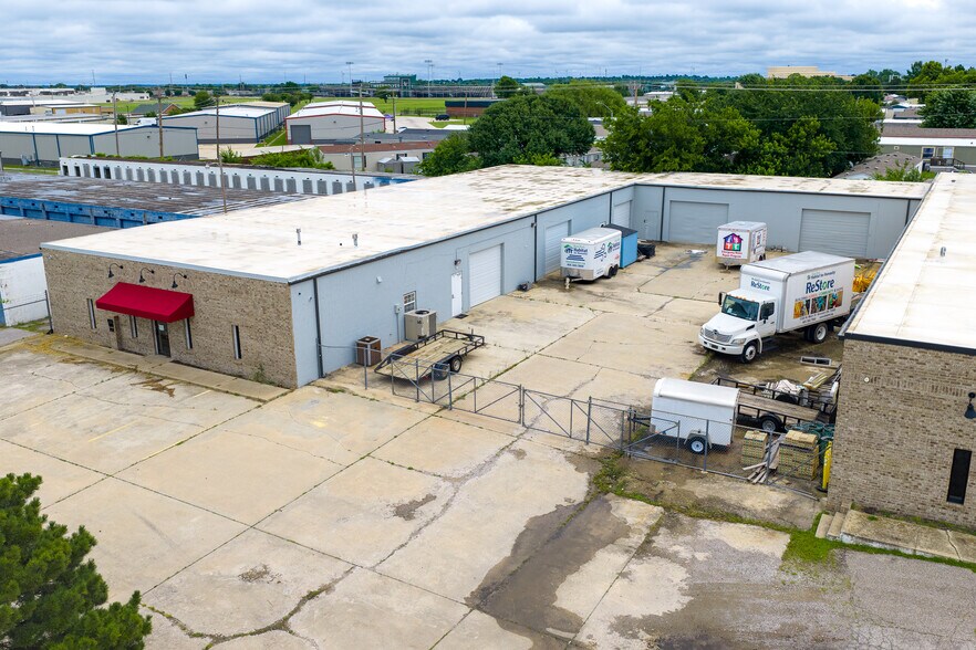 More Photos Of 1835 Industrial Blvd, Norman Warehouse For Sale