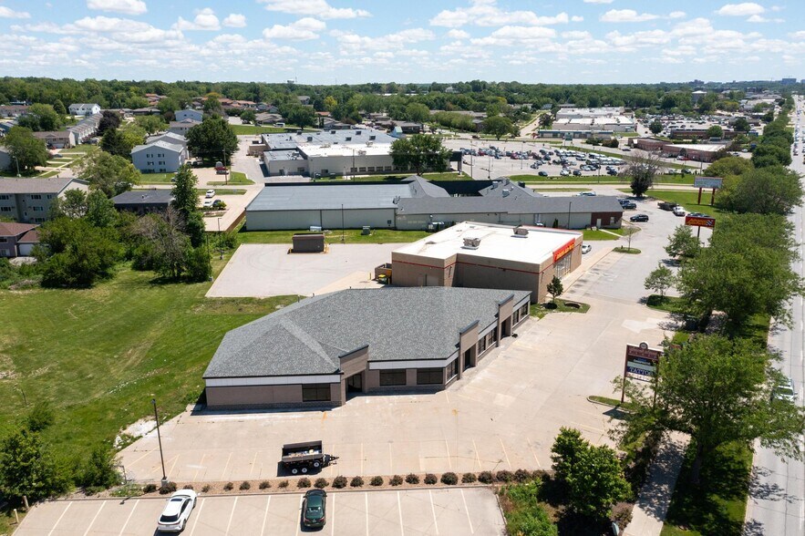 More Photos Of 2411 2nd St, Coralville Unknown For Sale