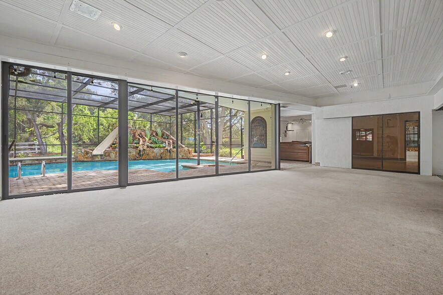 More Photos Of 2160 Laurence Dr, Clearwater Office For Sale