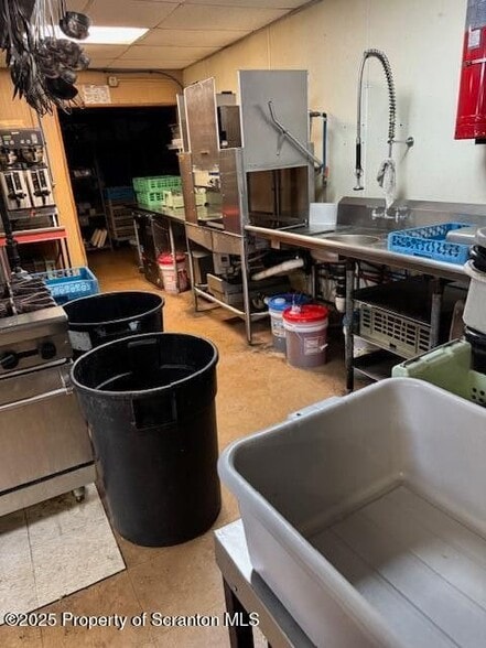 More Photos Of 239 Kennedy Creek Rd, North Abington Freestanding For Sale