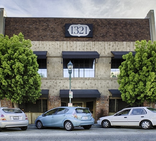 More Photos Of 1321 Sartori Ave, Torrance Storefront Retail Office For Lease