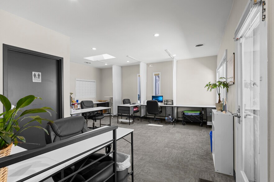 More Photos Of 802 S Tejon St, Colorado Springs Office For Sale