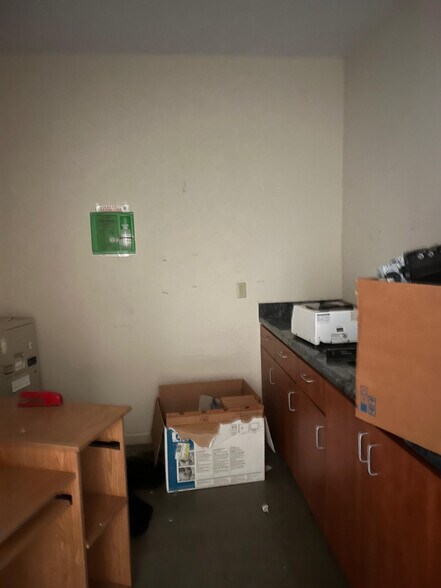 More Photos Of 1075 Cornwall drive dr, Madison Office For Sale