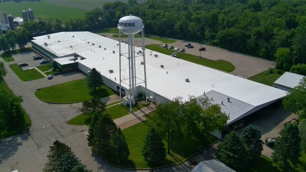 More Photos Of 5560 E Buss Rd, Clinton Warehouse For Lease