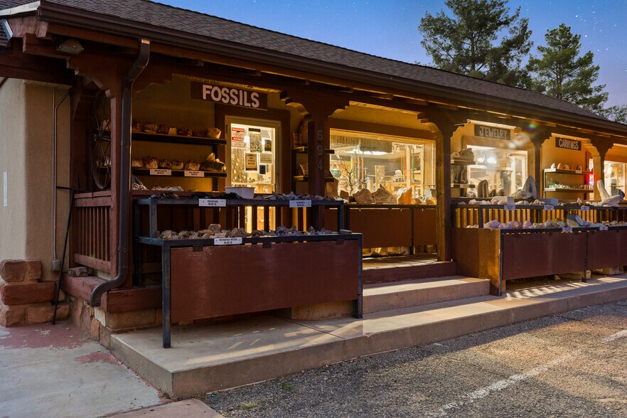 More Photos Of 694 Zion Park Blvd, Springdale Storefront Retail Residential For Sale