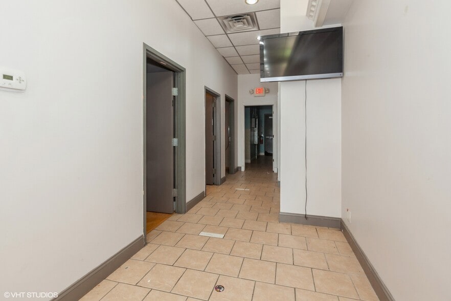 More Photos Of 277-297 S Weber Rd, Romeoville Storefront For Lease