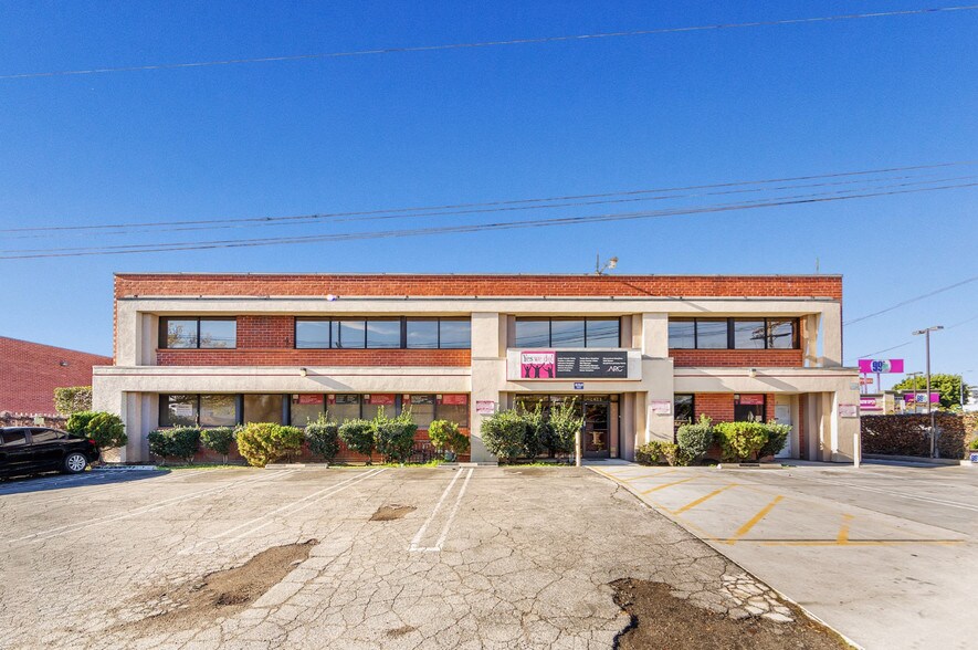 More Photos Of 2435 Military Ave, Los Angeles Office For Lease