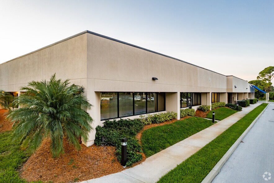 More Photos Of 2330 Commerce Park Dr NE, Palm Bay Office For Lease