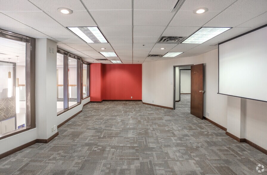 More Photos Of 50 S Meridian St, Indianapolis Office For Lease