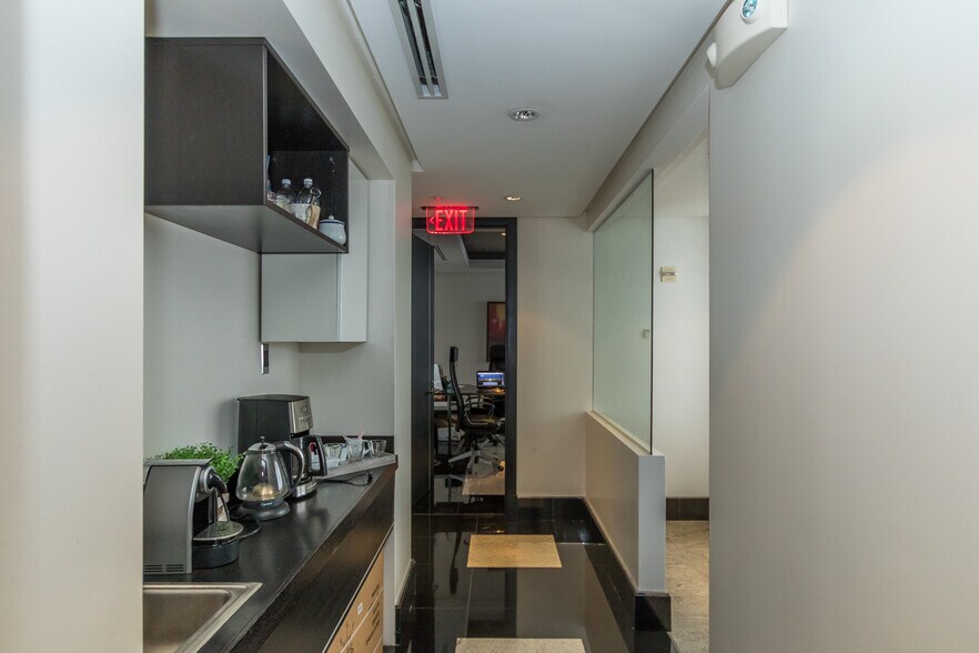 More Photos Of 1000 Brickell Ave, Miami Office For Sale