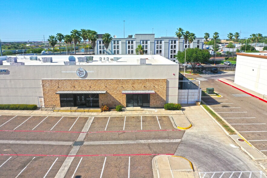 More Photos Of 7901 San Dario Ave, Laredo General Retail For Sale