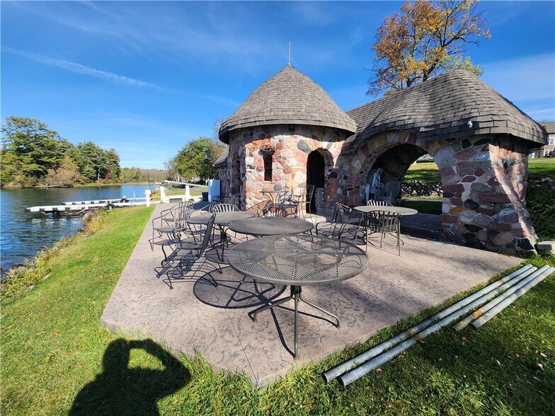 More Photos Of 2855 29th Ave, Birchwood Restaurant For Sale