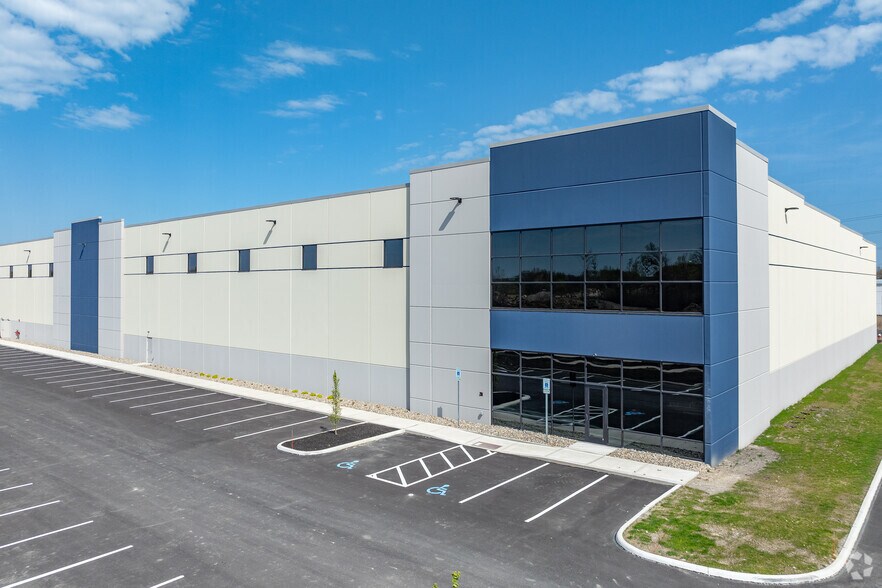 More Photos Of 37988 Avon Commerce Pky, Avon Distribution For Lease