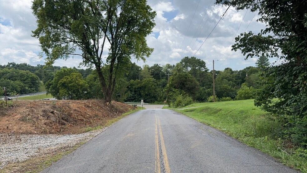 More Photos Of I-40 Exit 415, Dandridge Land For Lease