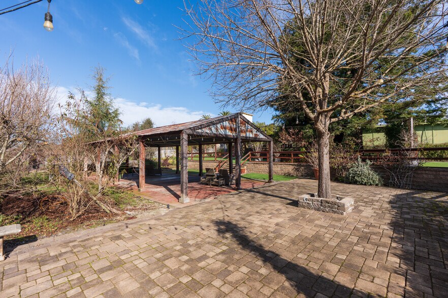More Photos Of 5186 Gravenstein Hwy S, Sebastopol Restaurant For Sale