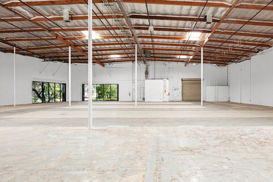 More Photos Of 2641 La Mirada Dr, Vista Manufacturing For Lease