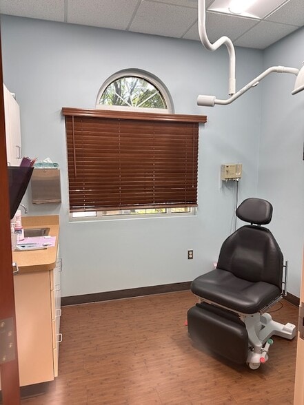 More Photos Of 5084 Villa Linde Pky, Flint Medical For Lease