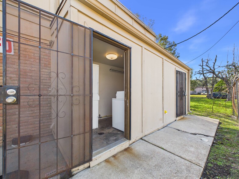 More Photos Of 1349 Jefferson Dr, Port Arthur Apartments For Sale