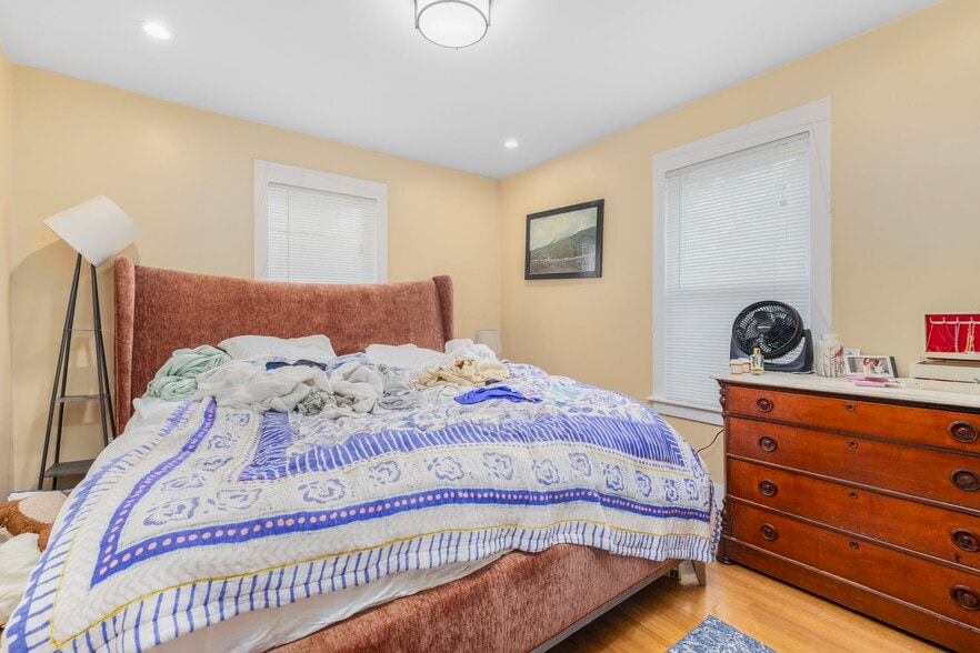 More Photos Of 64-66 Pitman St, Providence Apartments For Sale