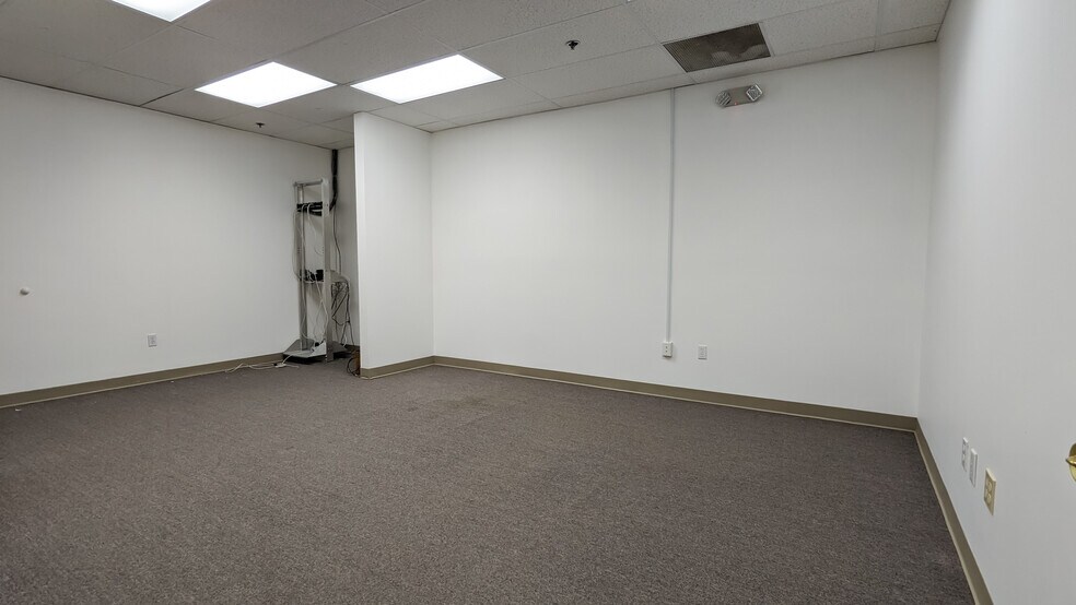 More Photos Of 1795 Boston Post Rd, Guilford Office For Sale