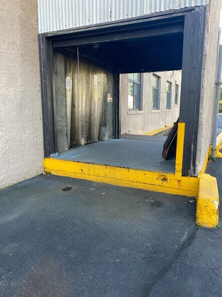 More Photos Of 1 W Forest Ave, Englewood Light Manufacturing For Lease