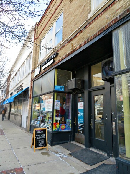 More Photos Of 1016 Davis St, Evanston Storefront Retail Office For Lease