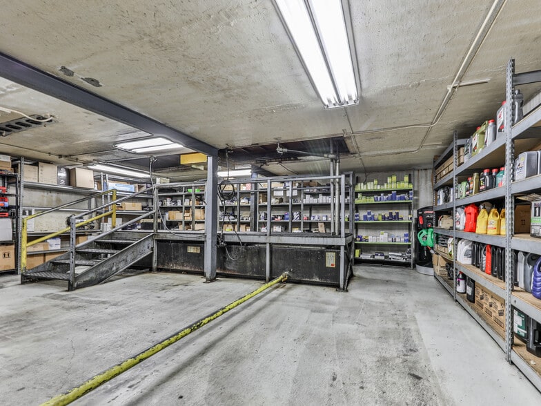 More Photos Of 4435 State Bridge Way, Alpharetta Auto Repair For Sale