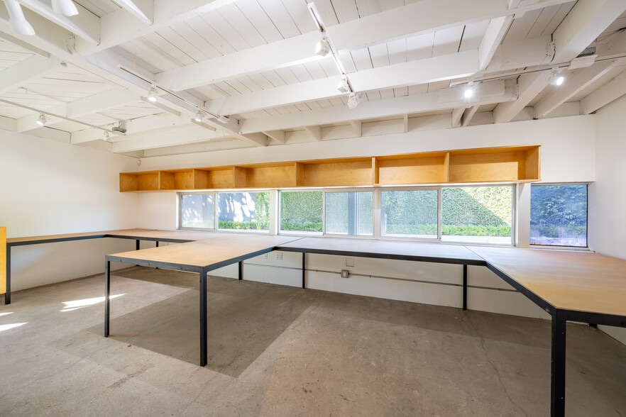 More Photos Of 5761 W Adams Blvd, Los Angeles Loft Creative Space For Sale