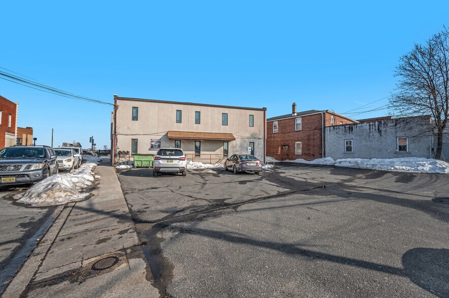 More Photos Of 102-104 S Main St, Manville Office Residential For Lease