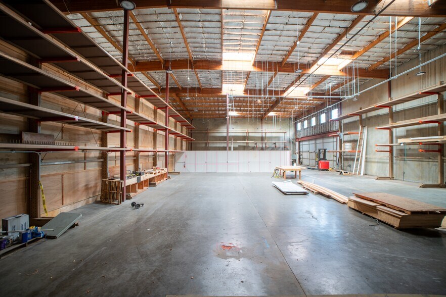 More Photos Of 1113 Del Paso Blvd, Sacramento Warehouse For Sale