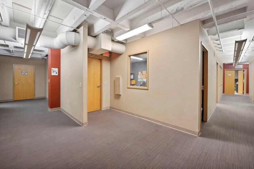 More Photos Of 2200 E Franklin Ave, Minneapolis Office For Lease