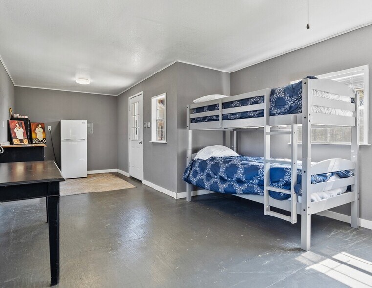 More Photos Of 6776 FM 356, Trinity Trailer Camper Park For Sale