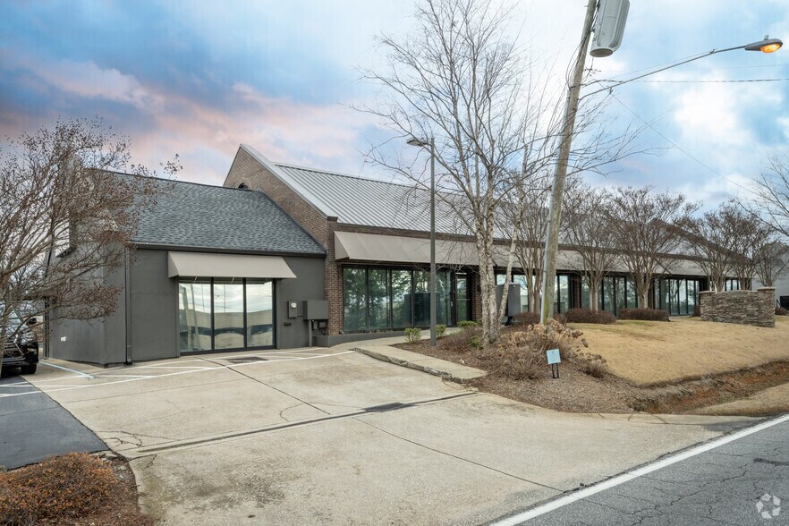 More Photos Of 439 Congaree Rd, Greenville Office For Lease