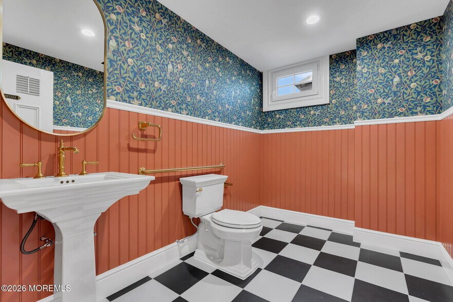 More Photos Of 49 E Passaic St, Rochelle Park Office For Lease