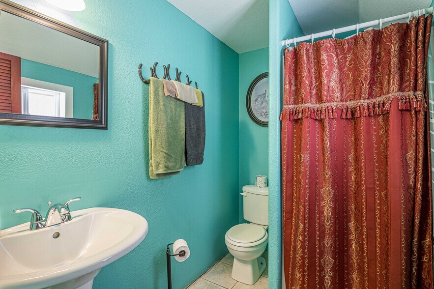 More Photos Of 21221 Baron Lake Dr, Cedaredge Hotel For Sale
